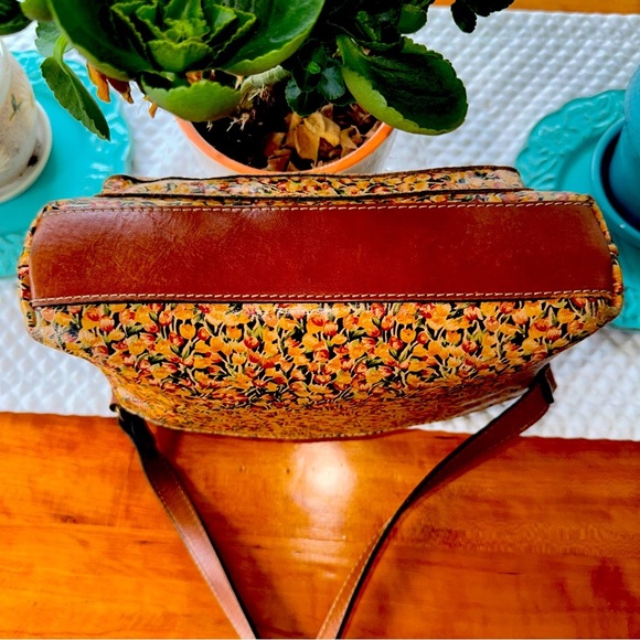 Patricia Nash Avellino Crossbody Handbag Floral Pattern -Leather - Picture 3 of 12
